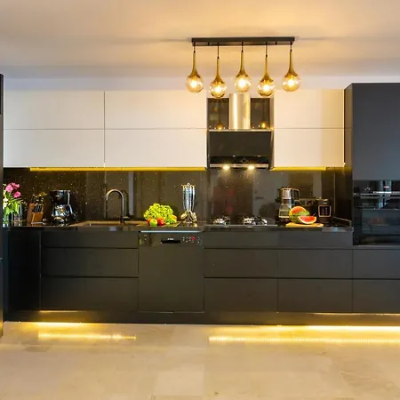 Villa Water Edge 1 *
