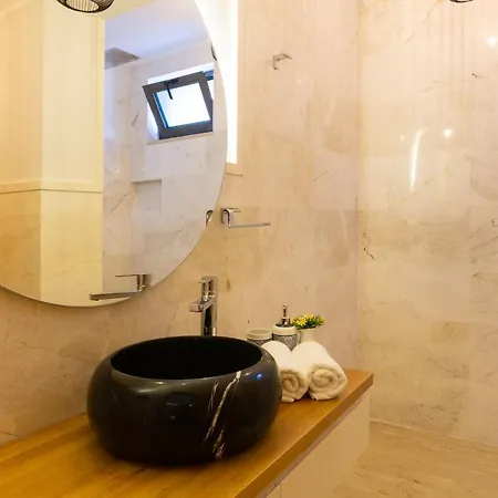 Water Edge 1 Villa *